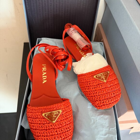 NWT Prada Flat Sandals Orange Crochet Raffia Ankle Lace Strap Sz 35 - Picture 4 of 7
